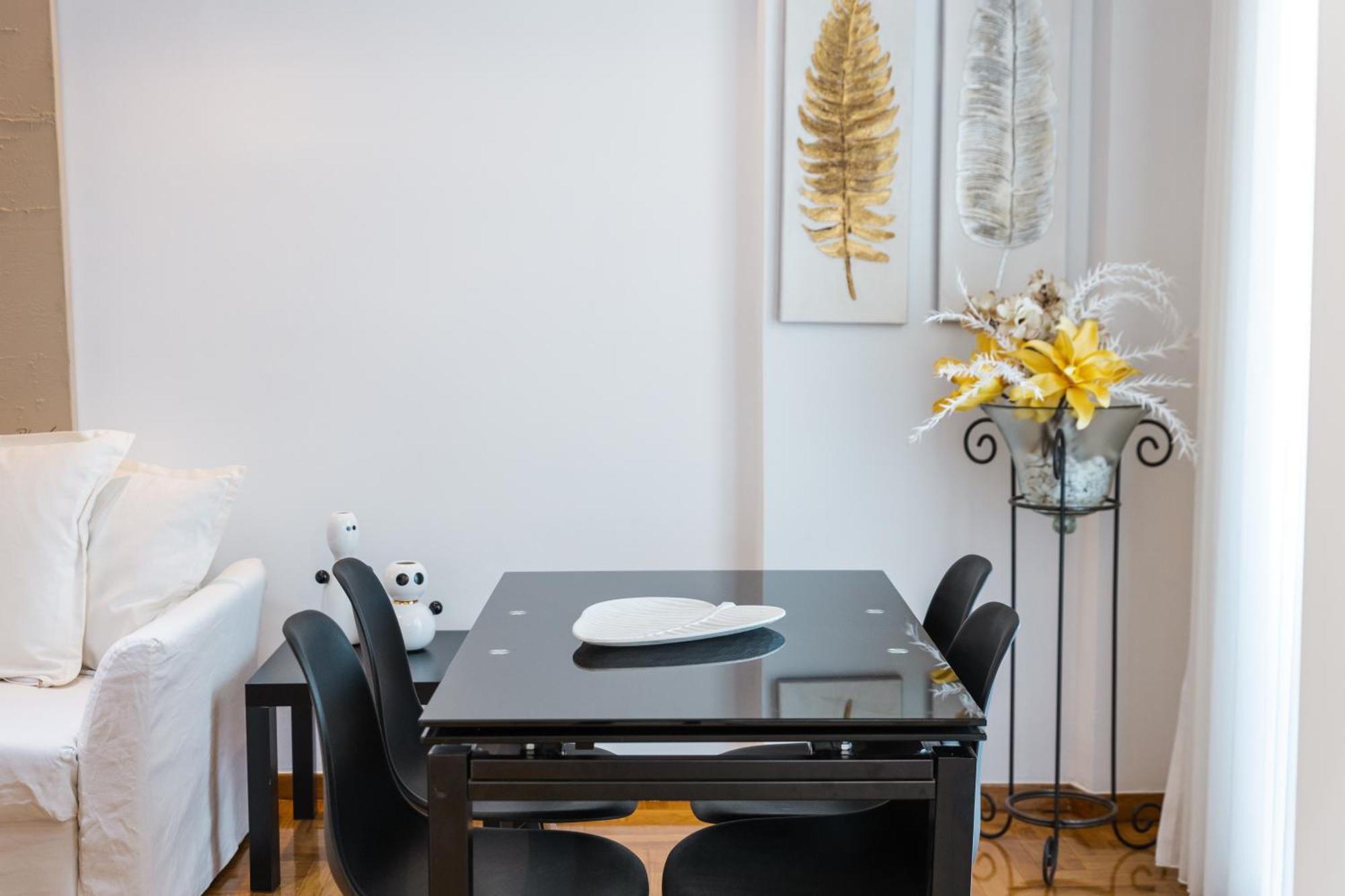 Apartment In Glyfada Center Афины Экстерьер фото